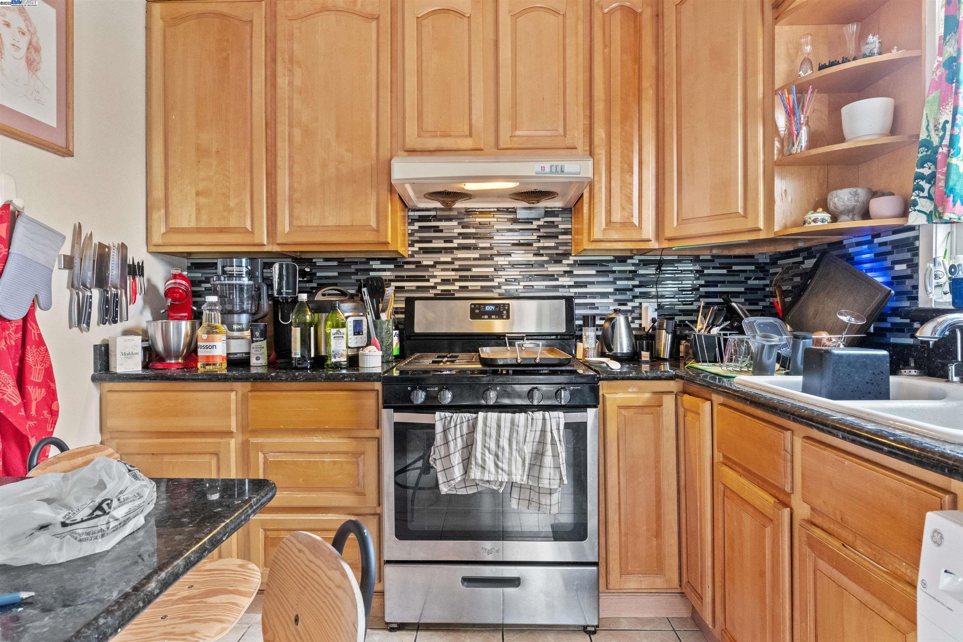 Detail Gallery Image 13 of 31 For 1523 Lincoln Ave, Alameda,  CA 94501 - – Beds | – Baths