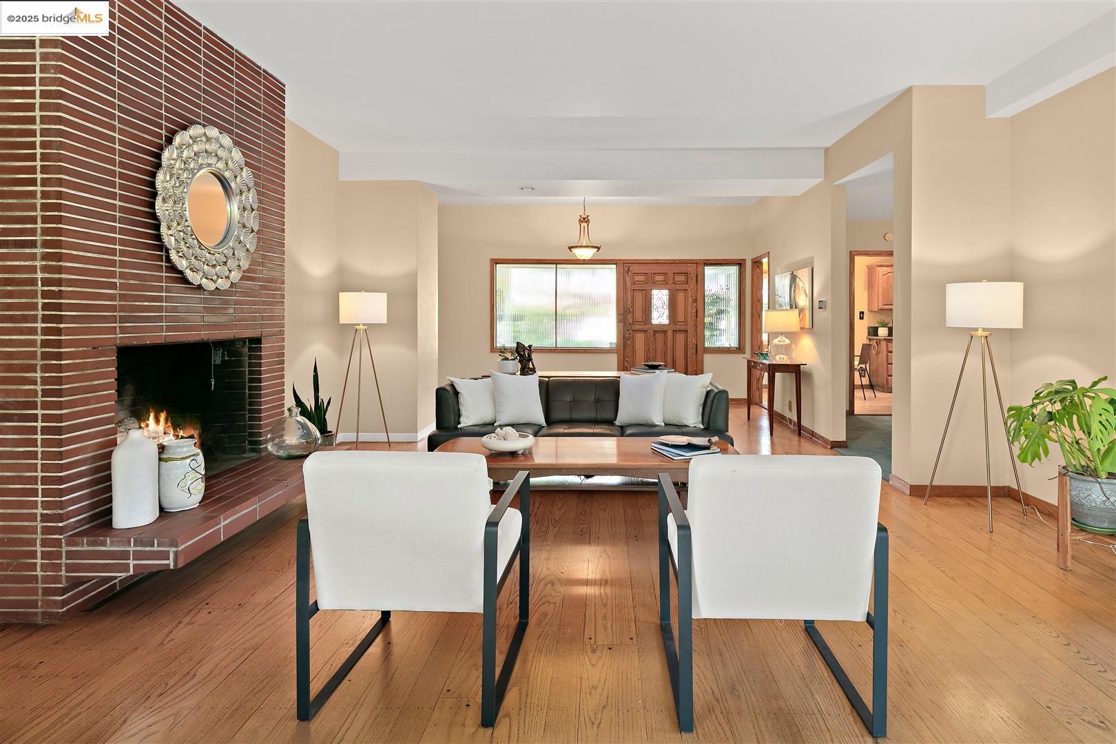 Detail Gallery Image 13 of 54 For 1615 Daniels Dr, San Leandro,  CA 94577 - 3 Beds | 3 Baths