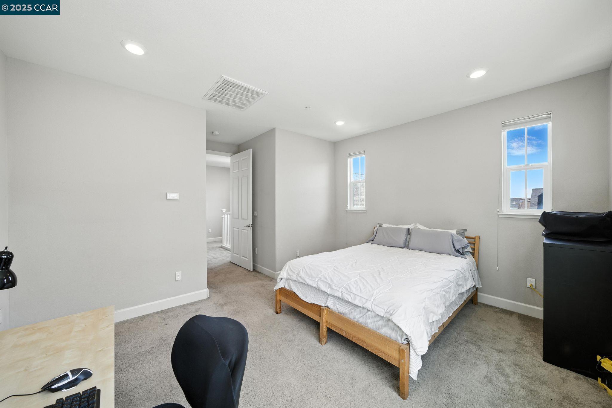 Detail Gallery Image 16 of 47 For 3988 Windsor Way, Dublin,  CA 94568 - 4 Beds | 3/1 Baths