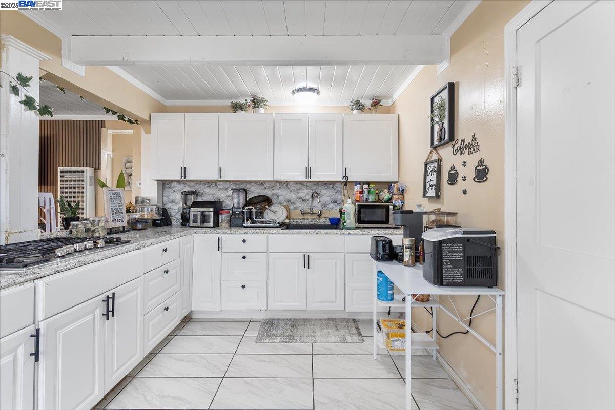 Detail Gallery Image 10 of 24 For 1078 Rachel Rd, San Pablo,  CA 94806 - 3 Beds | 2 Baths