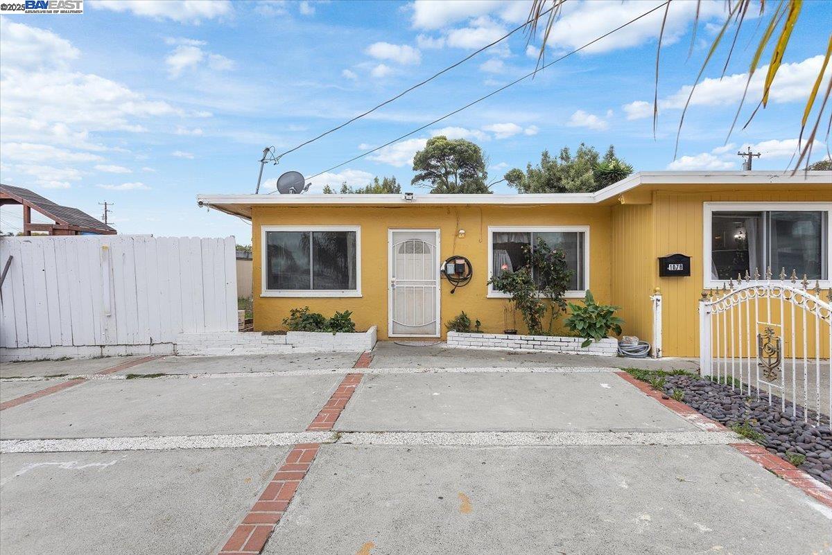 Detail Gallery Image 4 of 24 For 1078 Rachel Rd, San Pablo,  CA 94806 - 3 Beds | 2 Baths