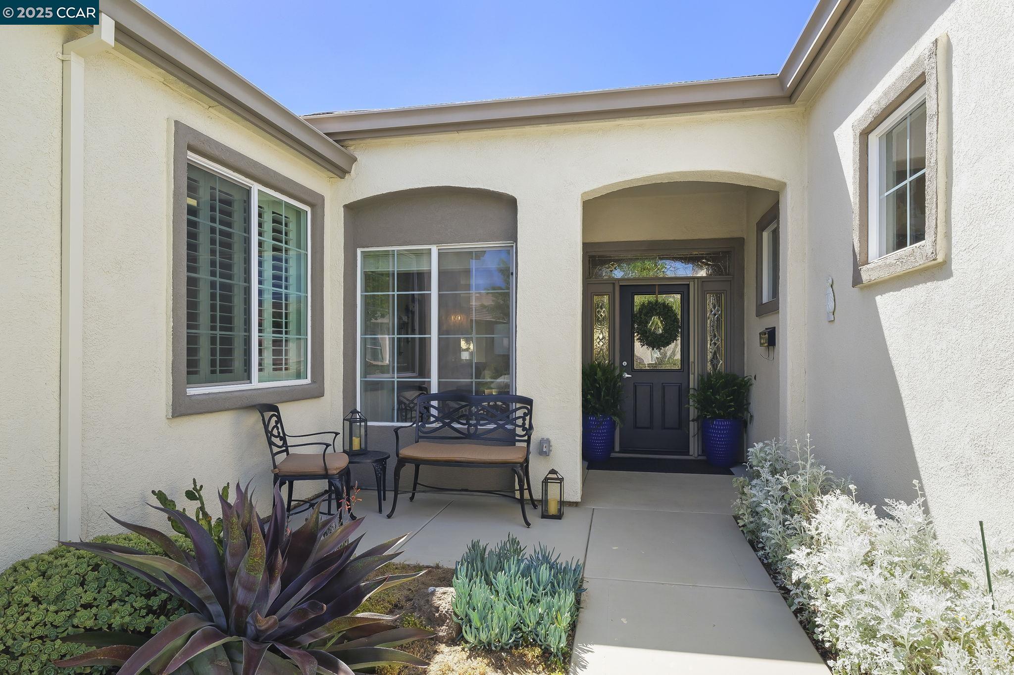 Detail Gallery Image 2 of 39 For 346 Gladstone Dr, Brentwood,  CA 94513 - 2 Beds | 2/1 Baths