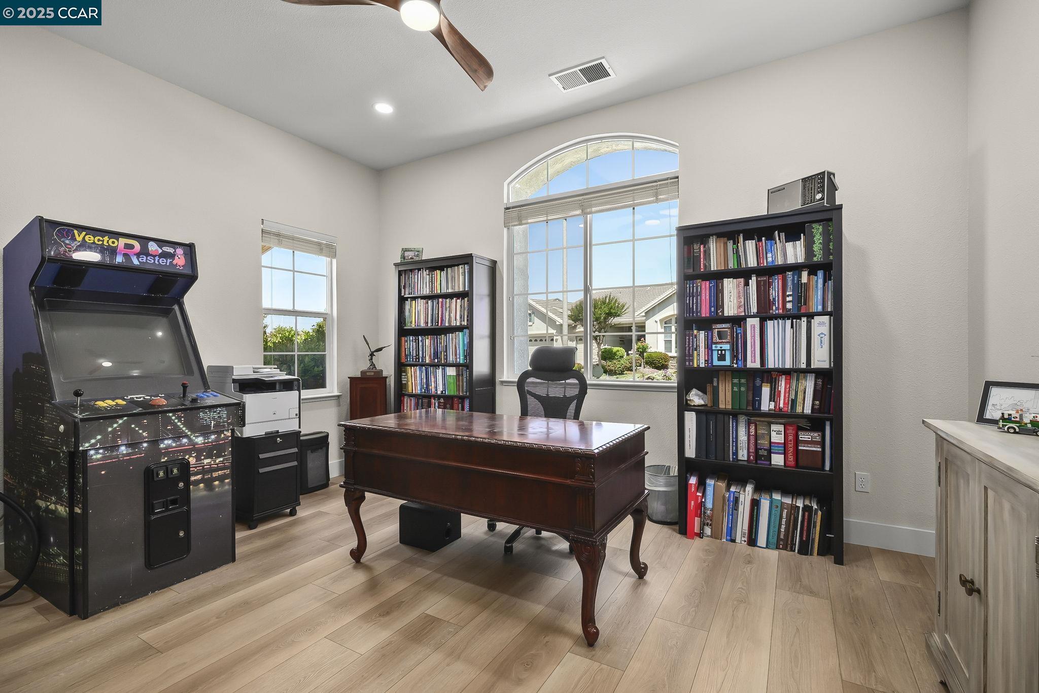 Detail Gallery Image 22 of 39 For 346 Gladstone Dr, Brentwood,  CA 94513 - 2 Beds | 2/1 Baths