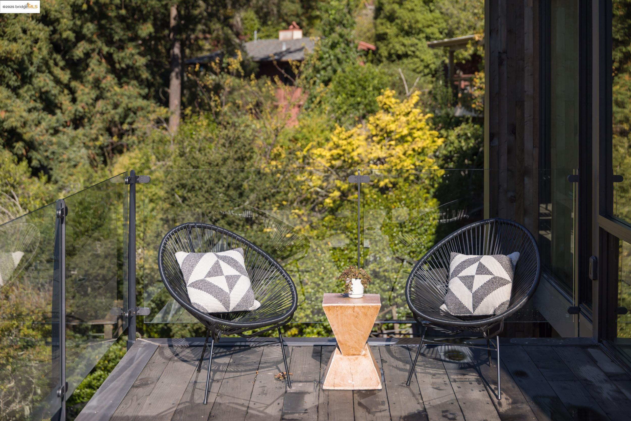 Detail Gallery Image 31 of 60 For 1136 Keith Ave, Berkeley,  CA 94708 - 4 Beds | 3/1 Baths