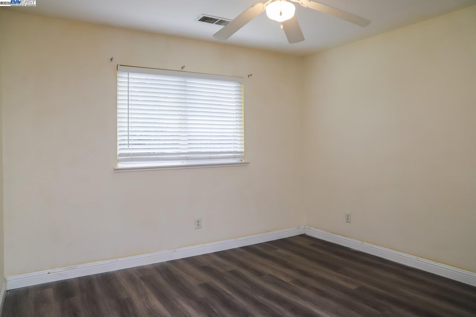 Detail Gallery Image 11 of 23 For 4295 N Archie Avenue, Fresno,  CA 93726 - 3 Beds | 2 Baths