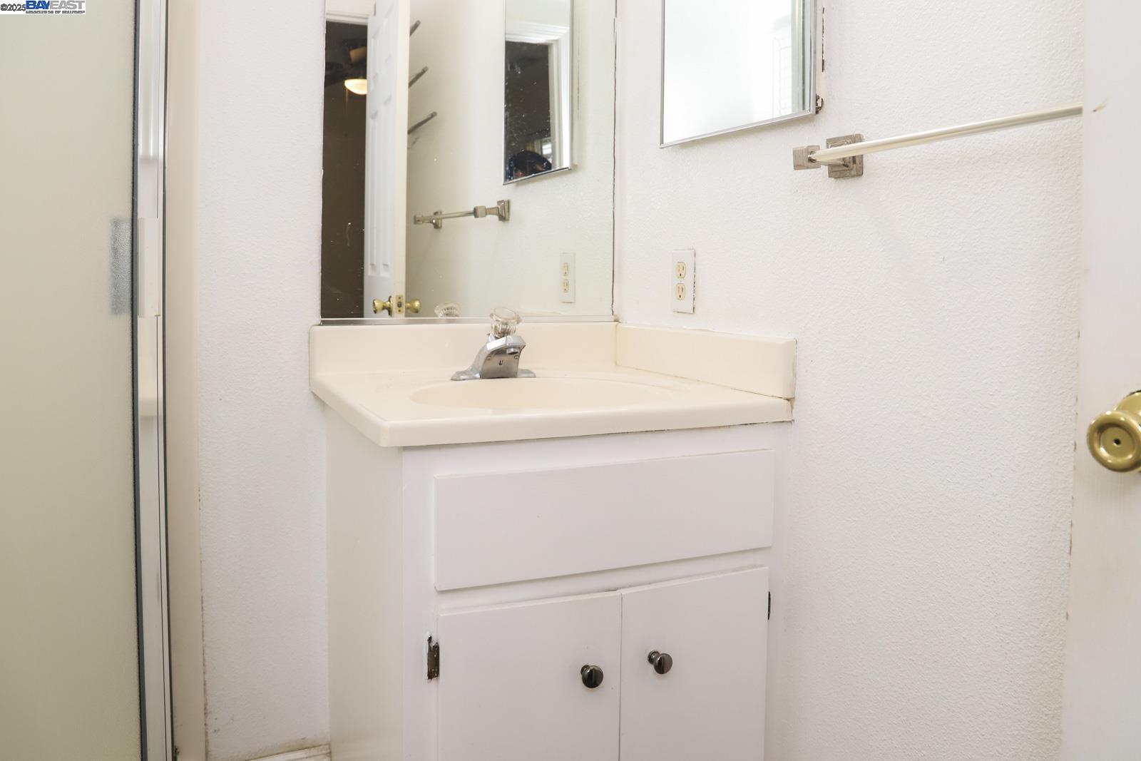 Detail Gallery Image 10 of 23 For 4295 N Archie Avenue, Fresno,  CA 93726 - 3 Beds | 2 Baths