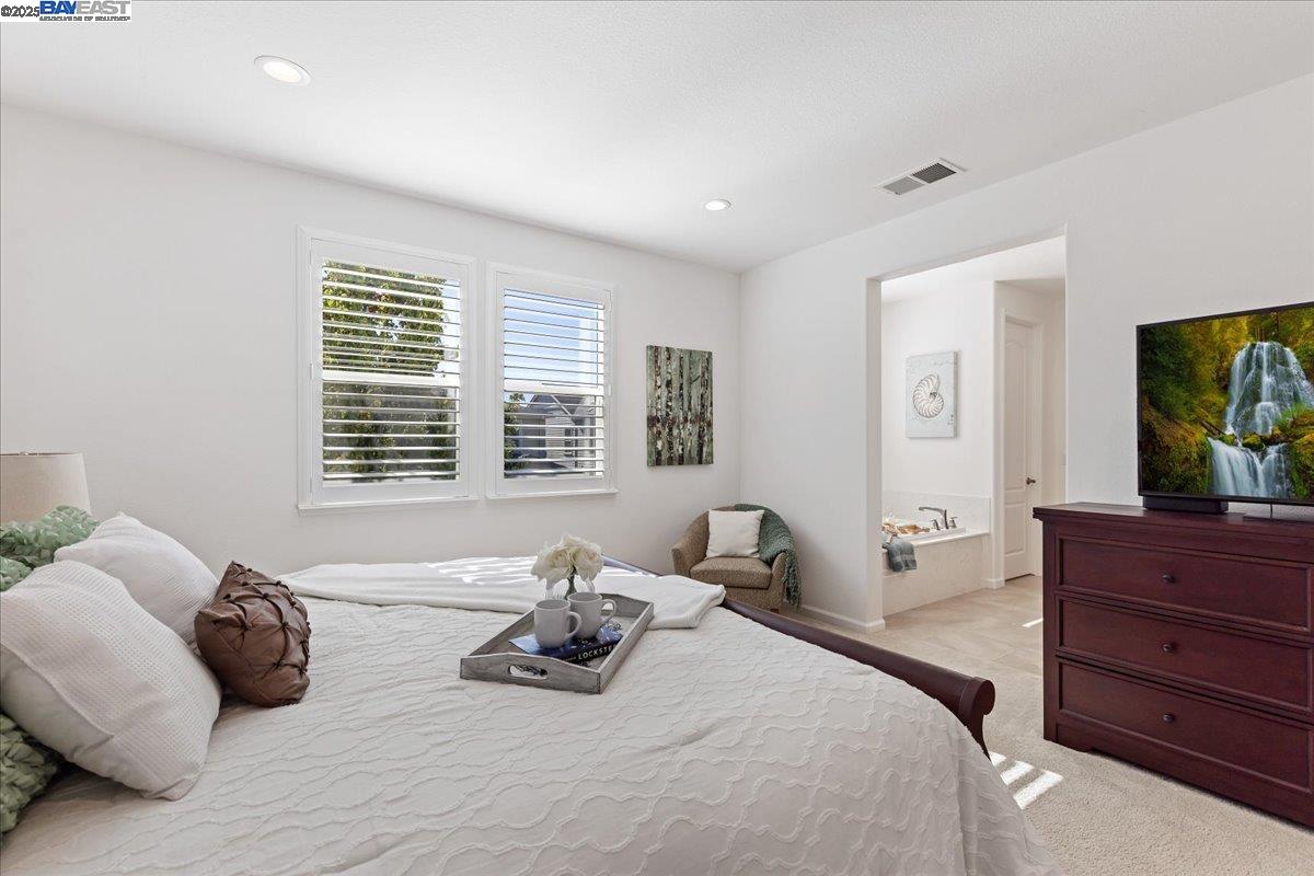 Detail Gallery Image 12 of 28 For 2105 Malbec Cmn, Livermore,  CA 94550 - 3 Beds | 2/1 Baths