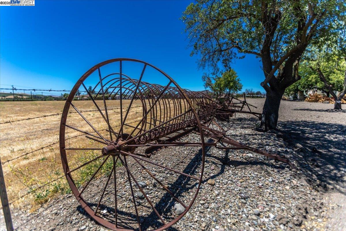 Detail Gallery Image 26 of 28 For 2105 Malbec Cmn, Livermore,  CA 94550 - 3 Beds | 2/1 Baths