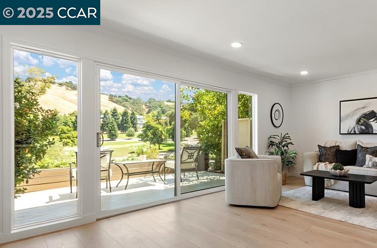 Front Image Thumbnail for CC41116063