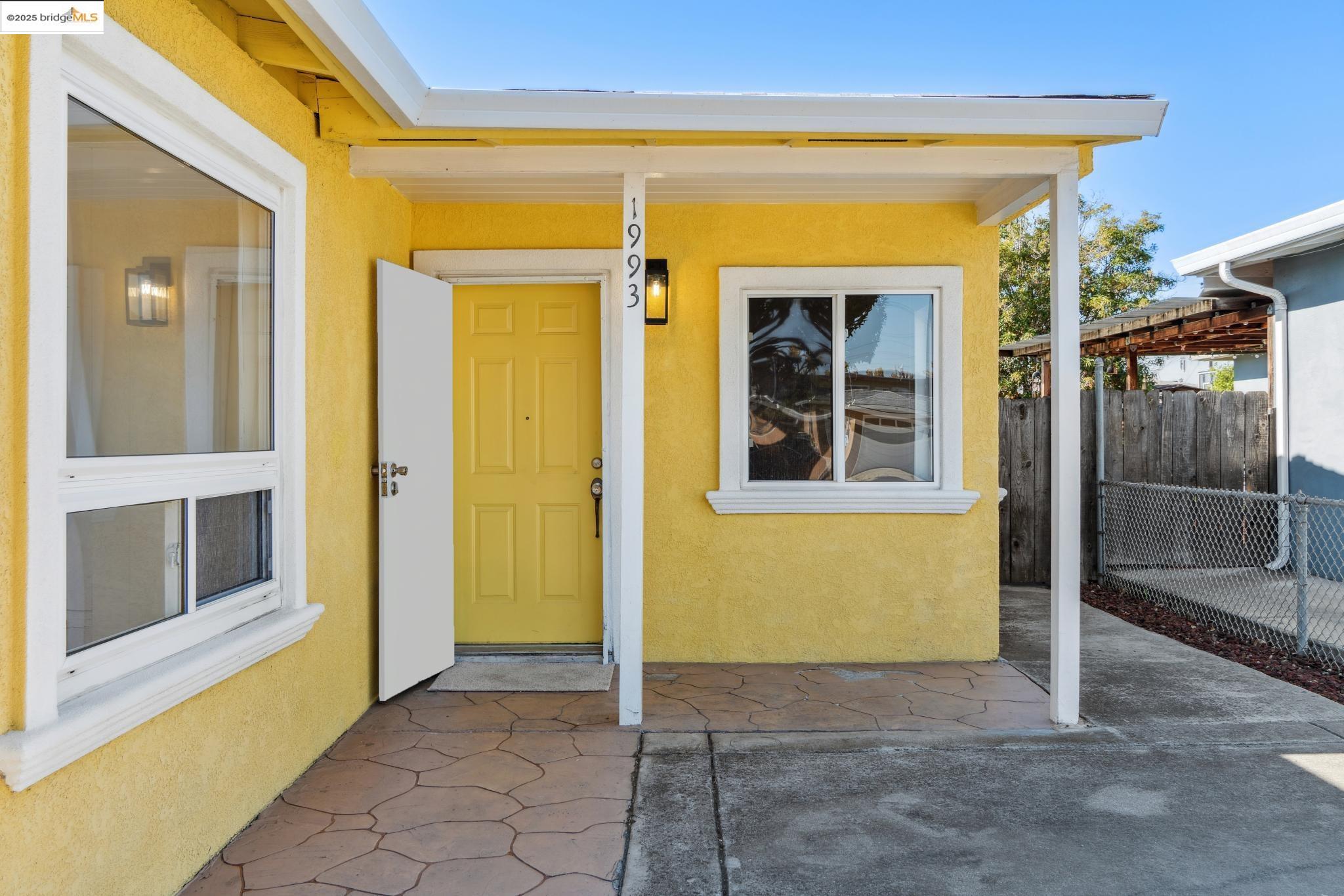 Detail Gallery Image 2 of 26 For 1993 Juneau Street, San Leandro,  CA 94577 - 3 Beds | 1 Baths