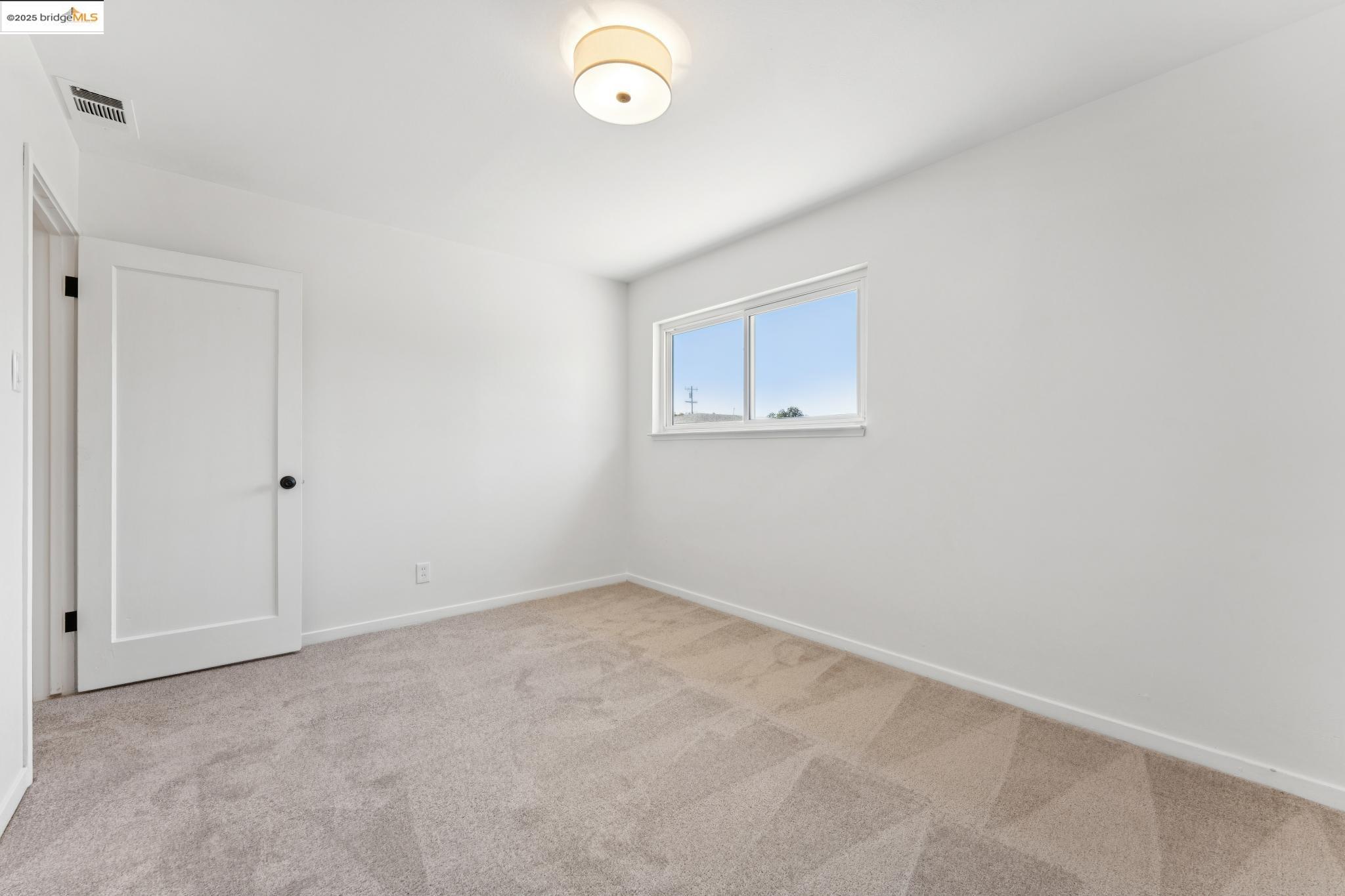 Detail Gallery Image 21 of 26 For 1993 Juneau Street, San Leandro,  CA 94577 - 3 Beds | 1 Baths