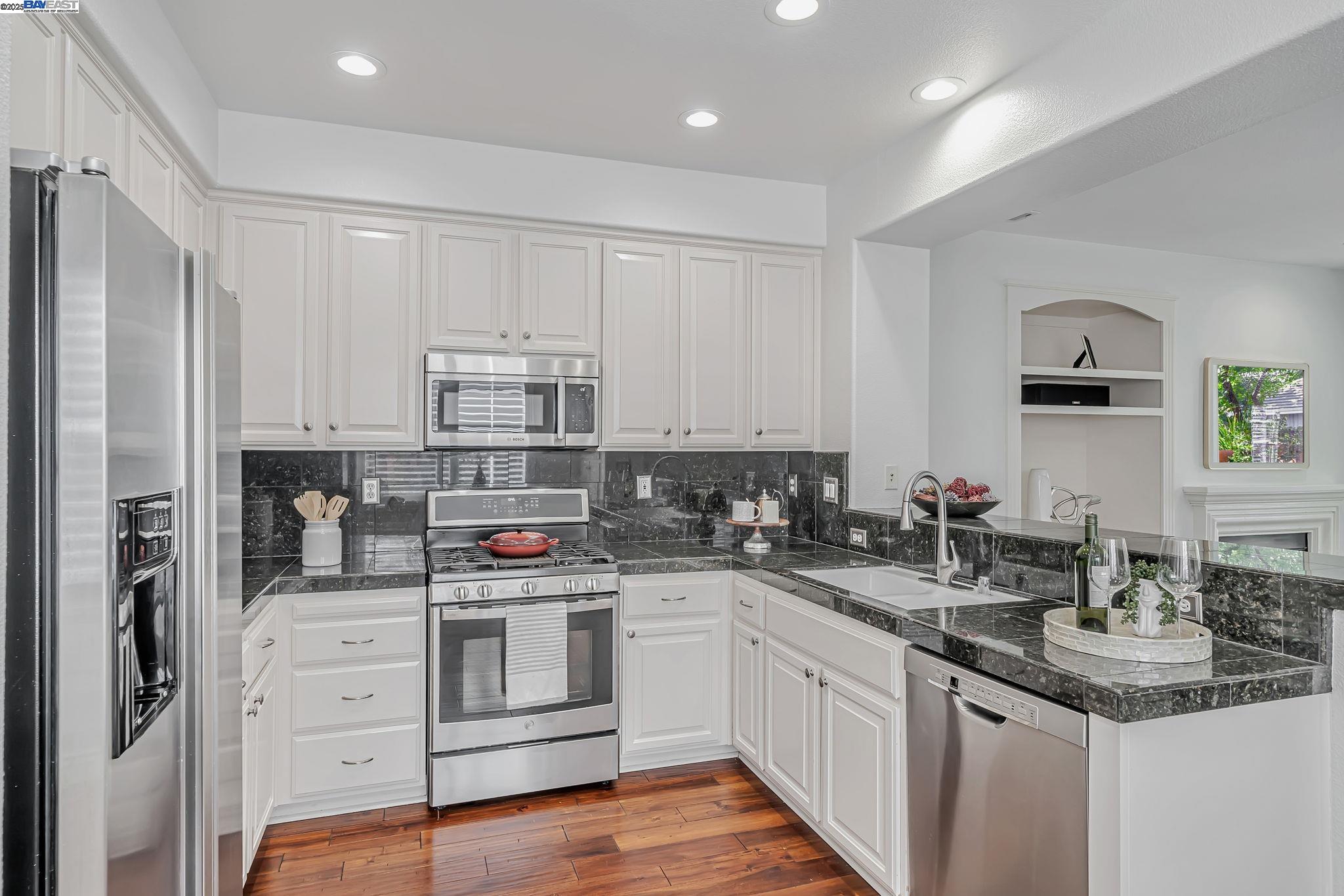 Detail Gallery Image 17 of 56 For 260 Abigail Cir, Danville,  CA 94506 - 3 Beds | 2/1 Baths