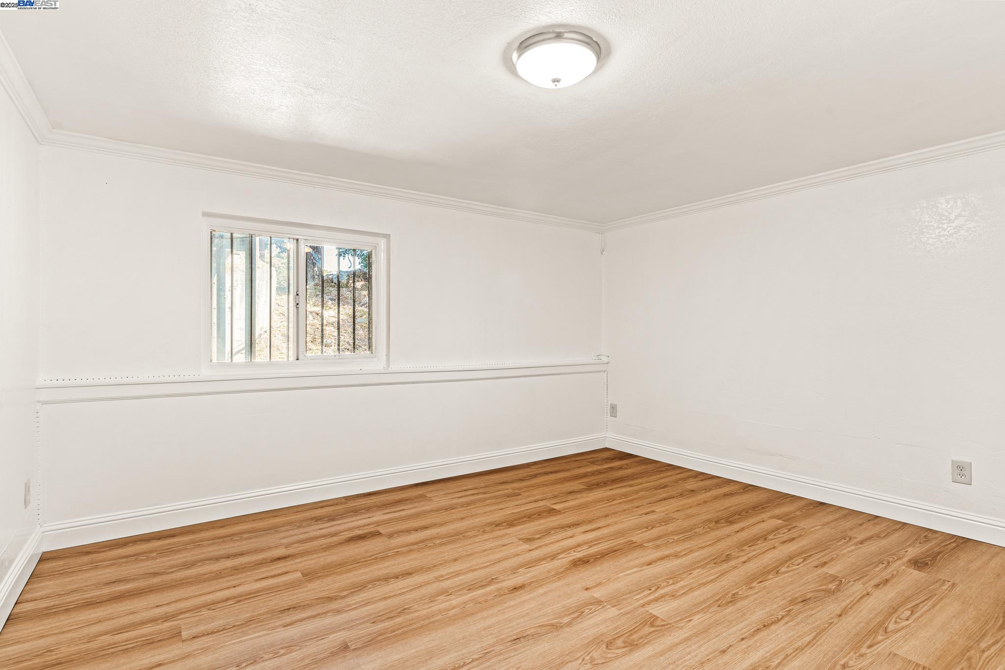 Detail Gallery Image 33 of 49 For 1015 82nd Ave, Oakland,  CA 94621 - 5 Beds | 3 Baths