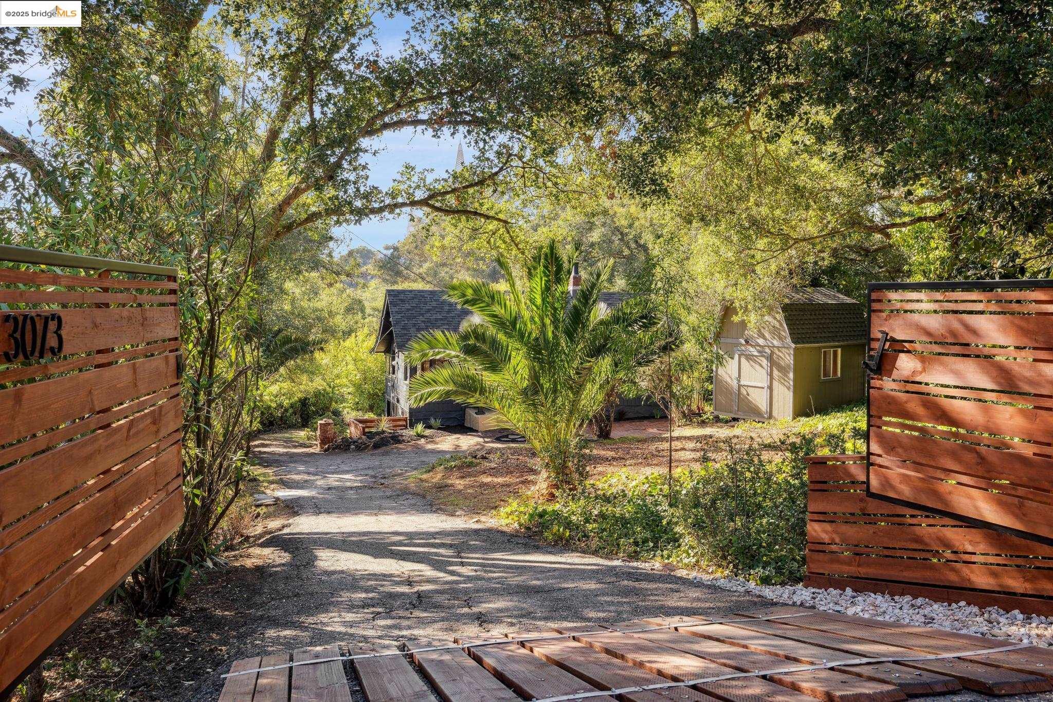 Front Image Thumbnail for EB41116074