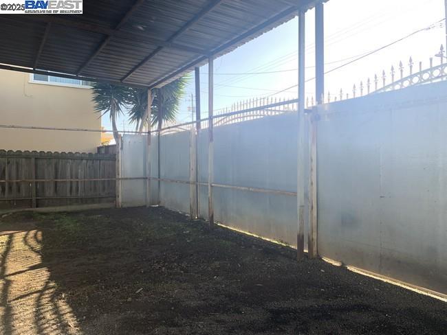 Detail Gallery Image 9 of 9 For 1278 Thomas Ave, San Francisco,  CA 94124 - 0 Beds | 2 Baths