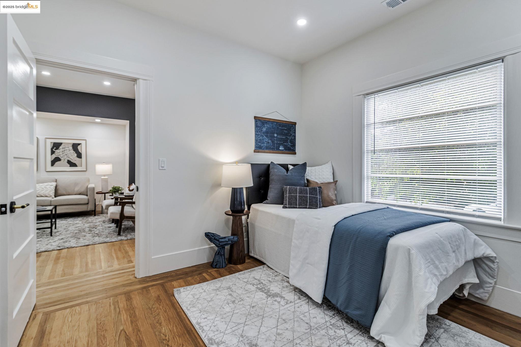 Detail Gallery Image 18 of 36 For 5614 Dover St, Oakland,  CA 94609 - 3 Beds | 2/1 Baths