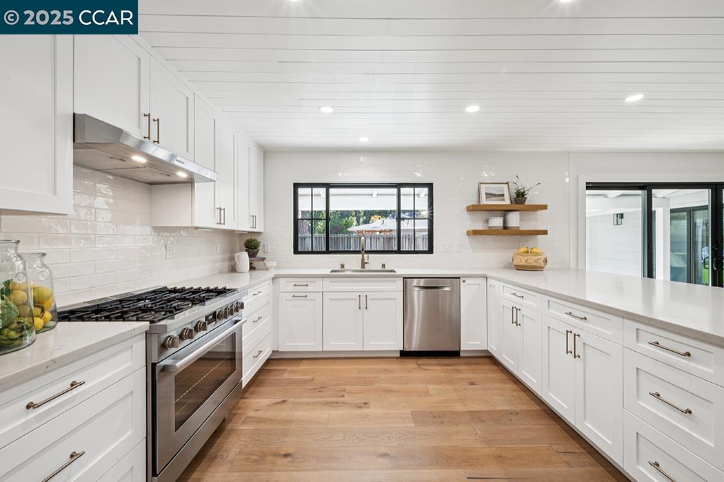 Detail Gallery Image 15 of 31 For 24 Brookdale Ct, Lafayette,  CA 94549 - 3 Beds | 2 Baths