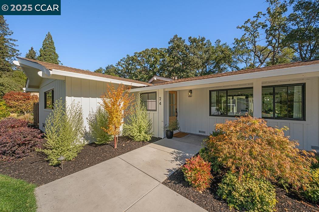 Detail Gallery Image 4 of 31 For 24 Brookdale Ct, Lafayette,  CA 94549 - 3 Beds | 2 Baths