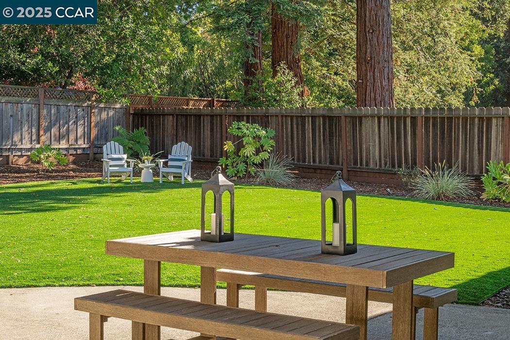 Detail Gallery Image 8 of 31 For 24 Brookdale Ct, Lafayette,  CA 94549 - 3 Beds | 2 Baths