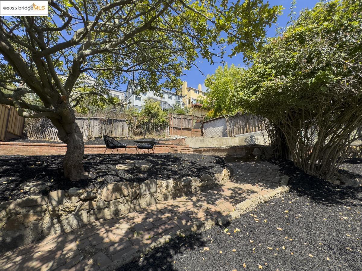 Detail Gallery Image 29 of 60 For 479 Kentucky Ave, Berkeley,  CA 94707 - 3 Beds | 2 Baths