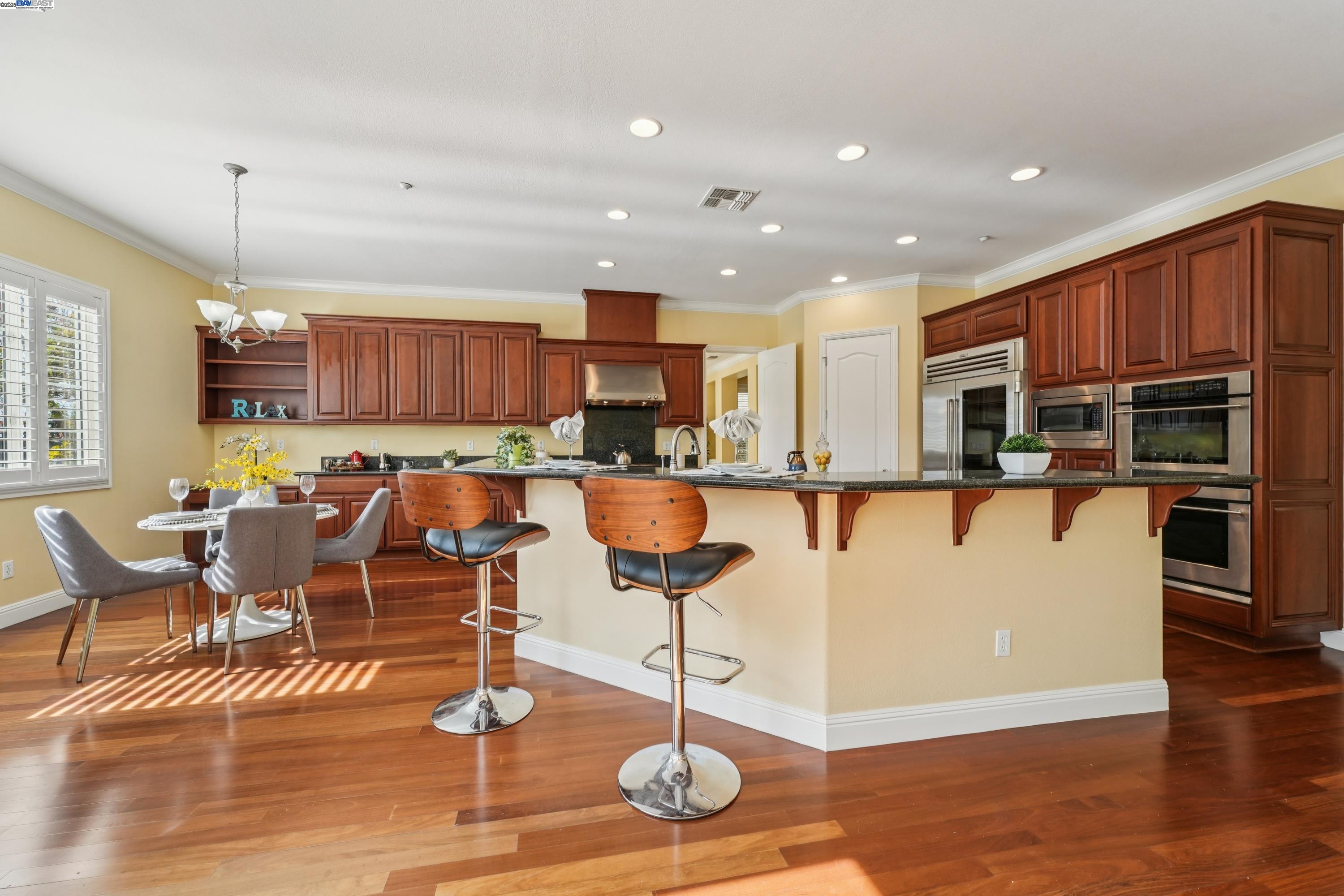 Detail Gallery Image 34 of 60 For 35 Arundel Dr, Hayward,  CA 94542 - 5 Beds | 4 Baths