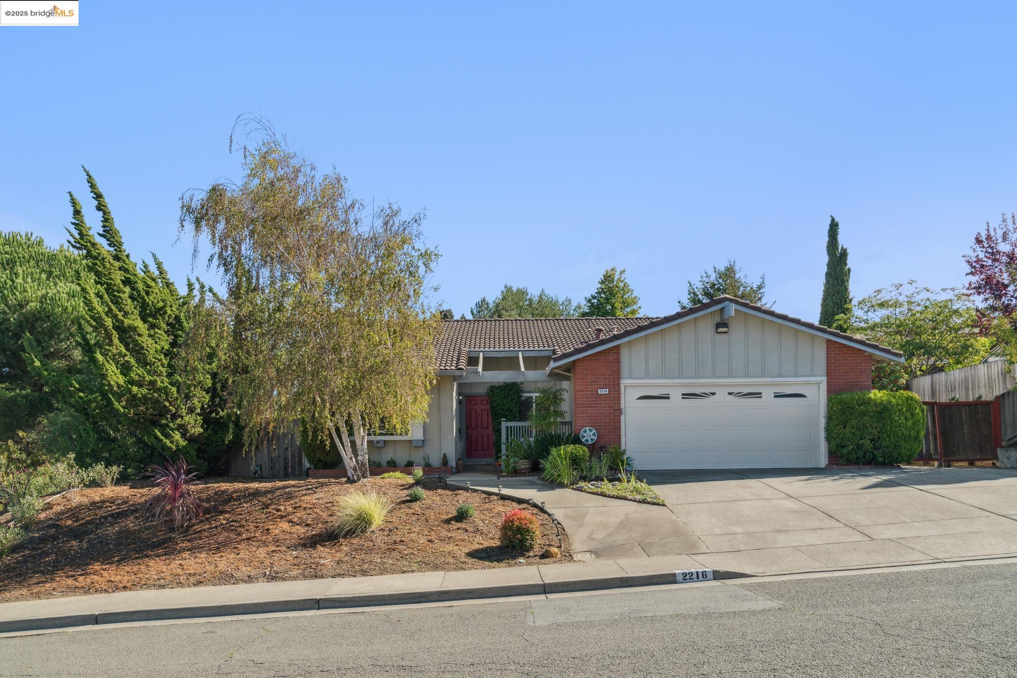 Detail Gallery Image 4 of 58 For 2216 Bristlecone Drive, Richmond,  CA 94803 - 4 Beds | 2 Baths