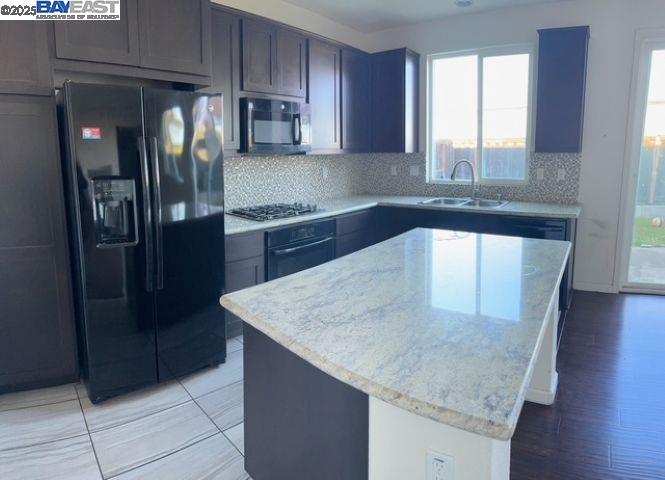 Detail Gallery Image 3 of 26 For 2746 Gracie Pl, Fairfield,  CA 94533 - 4 Beds | 3 Baths