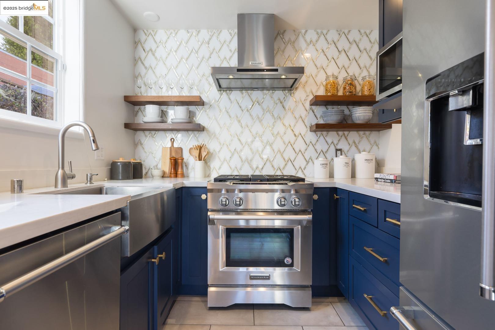 Detail Gallery Image 10 of 20 For 2829 California St, Berkeley,  CA 94703 - 3 Beds | 1 Baths