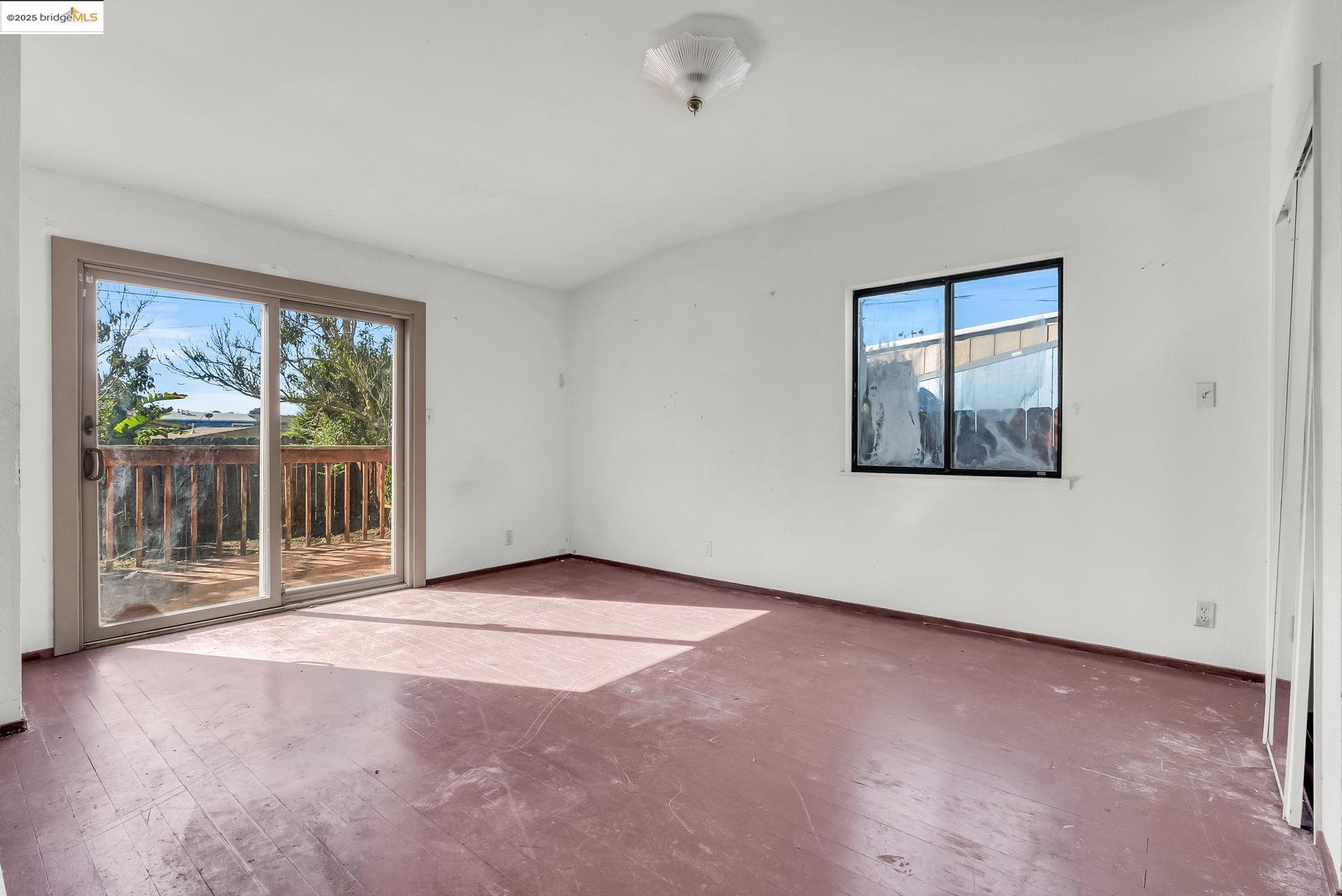 Detail Gallery Image 8 of 21 For 5212 Creely Ave, Richmond,  CA 94804 - 3 Beds | 1/1 Baths