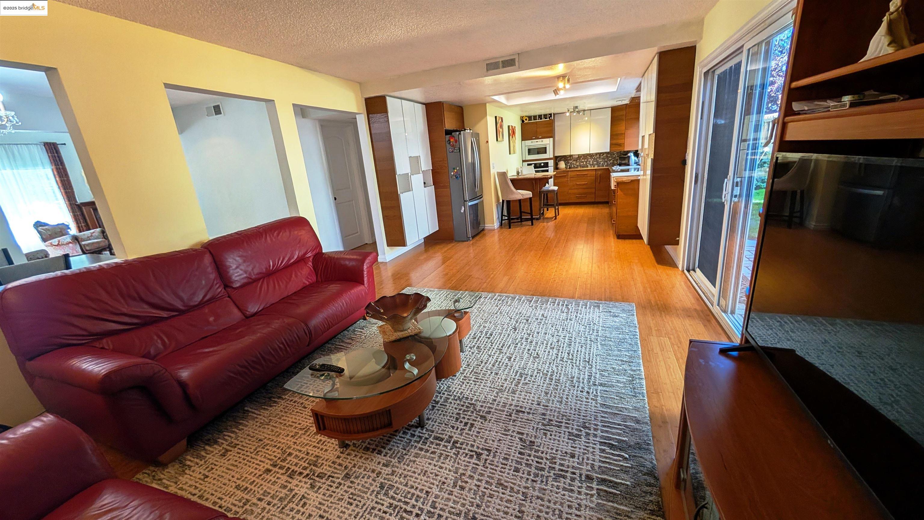 Detail Gallery Image 6 of 42 For 10013 Foxboro Ct, San Ramon,  CA 94583 - 4 Beds | 2/1 Baths