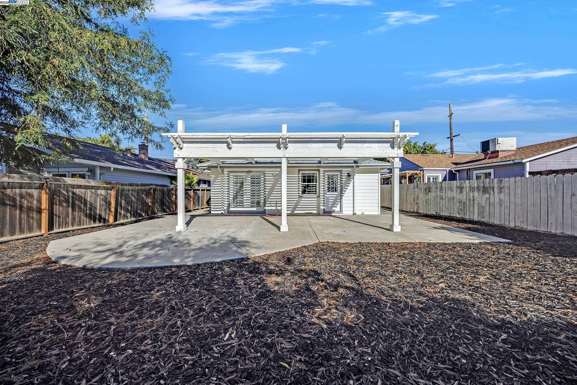 Detail Gallery Image 34 of 43 For 1935 Pine St, Livermore,  CA 94551 - 3 Beds | 2 Baths