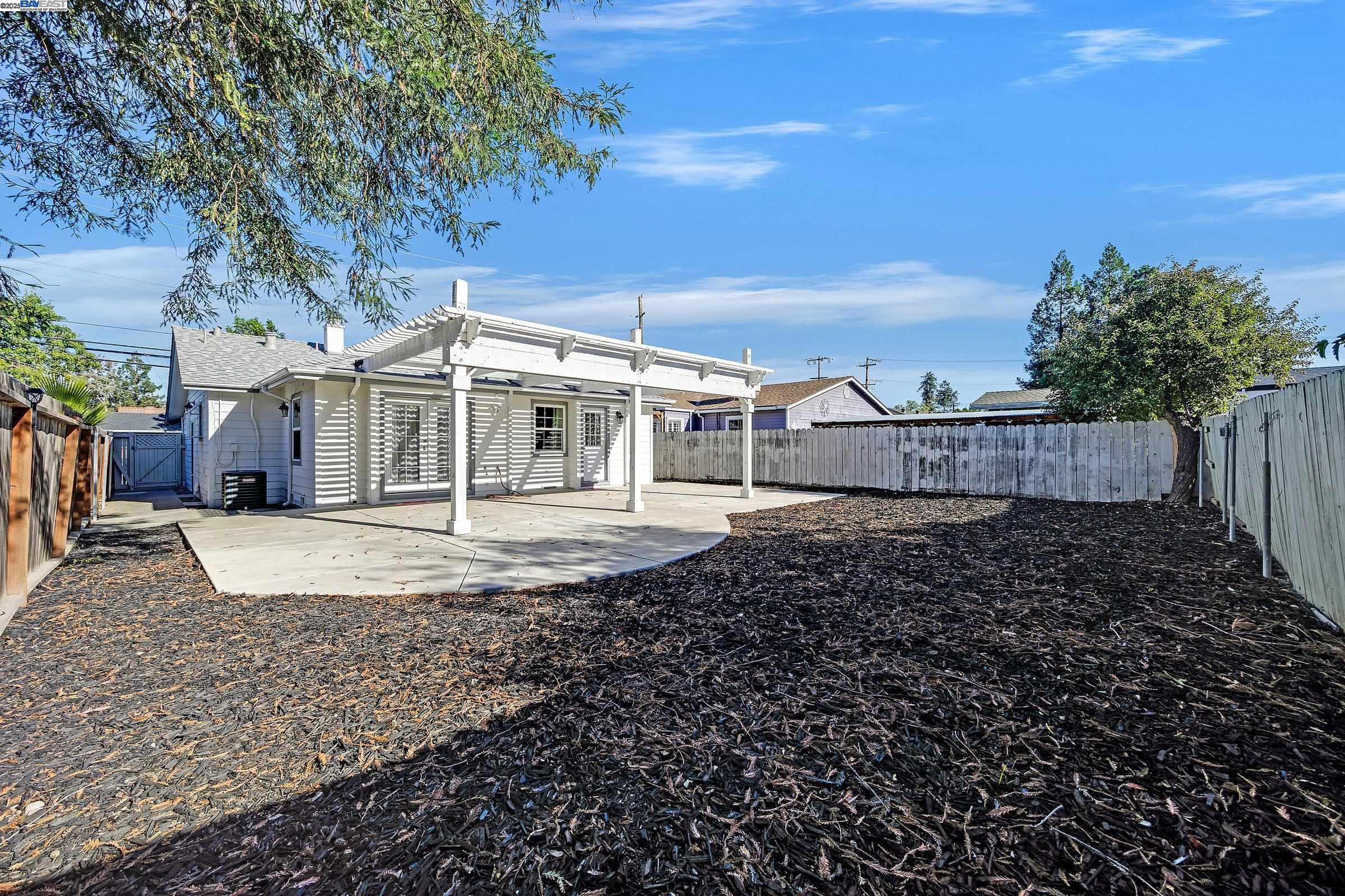 Detail Gallery Image 38 of 43 For 1935 Pine St, Livermore,  CA 94551 - 3 Beds | 2 Baths