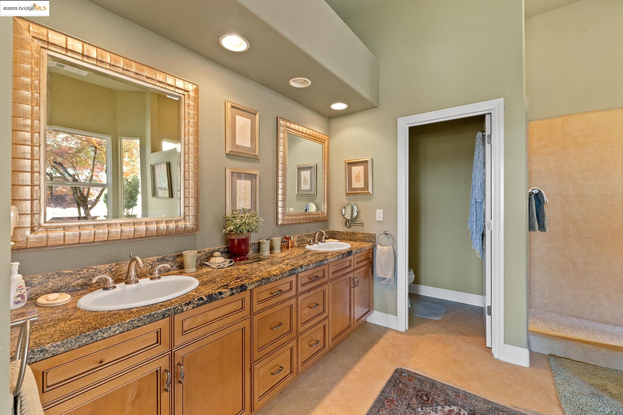 Detail Gallery Image 23 of 49 For 21190 Lyons Bald Mountain Rd, Sonora,  CA 95370 - 3 Beds | 3 Baths