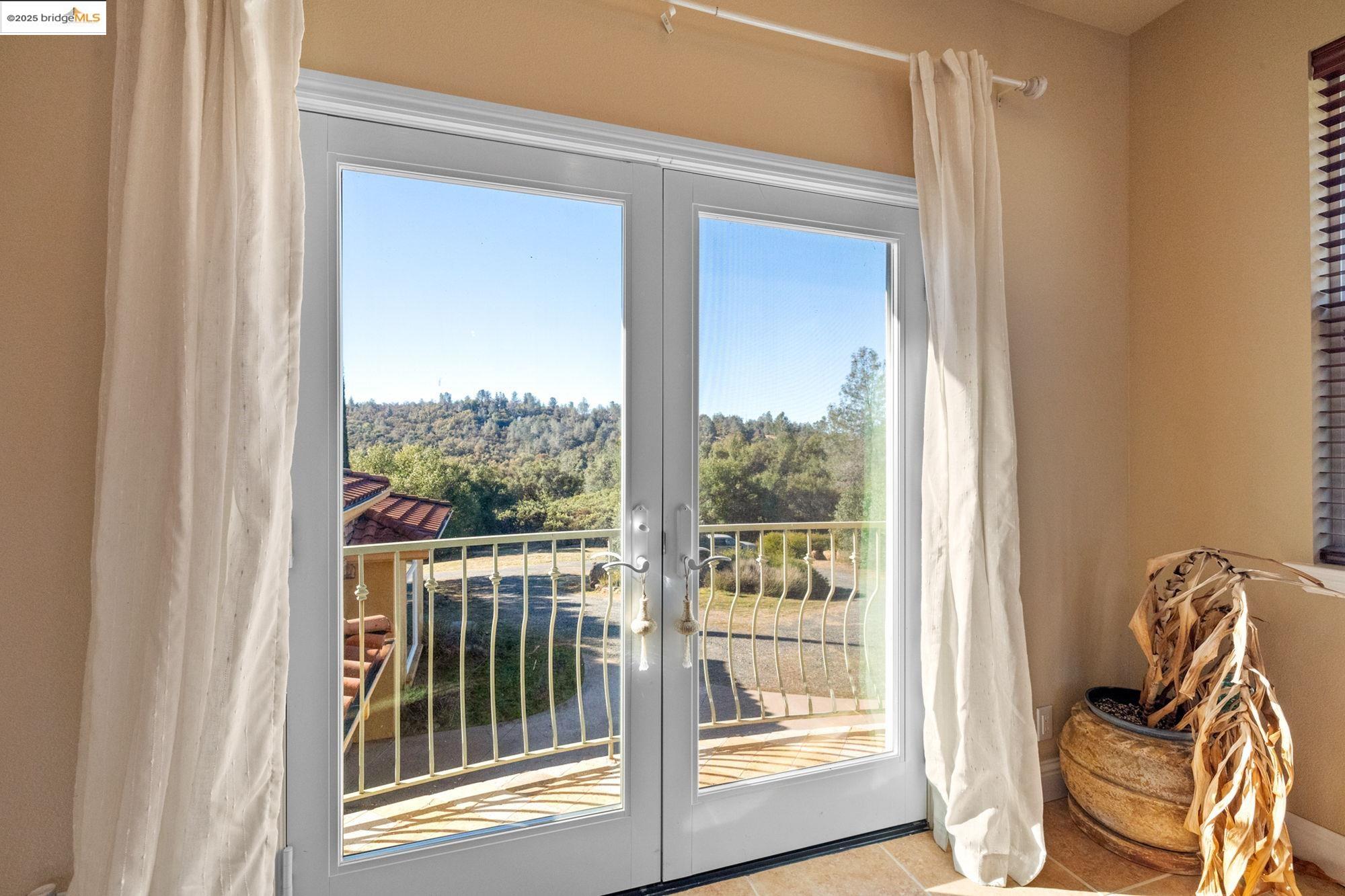 Detail Gallery Image 35 of 49 For 21190 Lyons Bald Mountain Rd, Sonora,  CA 95370 - 3 Beds | 3 Baths