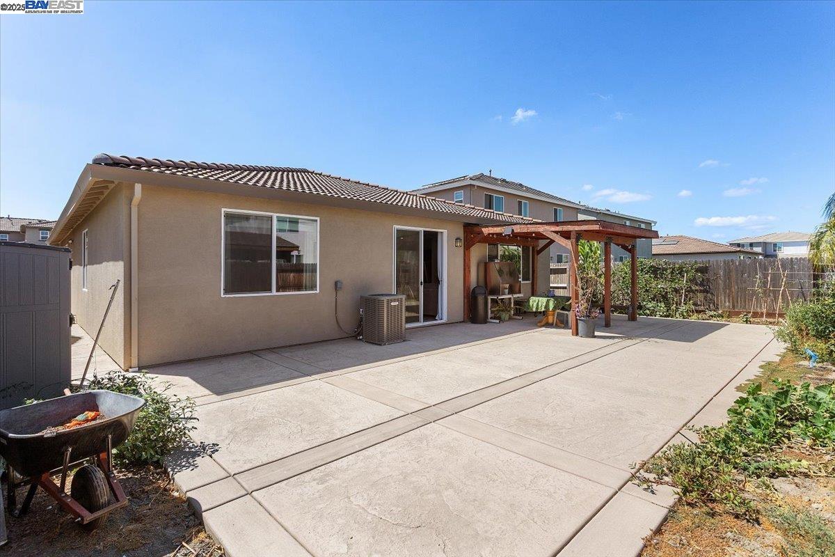 Detail Gallery Image 22 of 27 For 407 Sacramento St, Lathrop,  CA 95330 - 4 Beds | 2 Baths