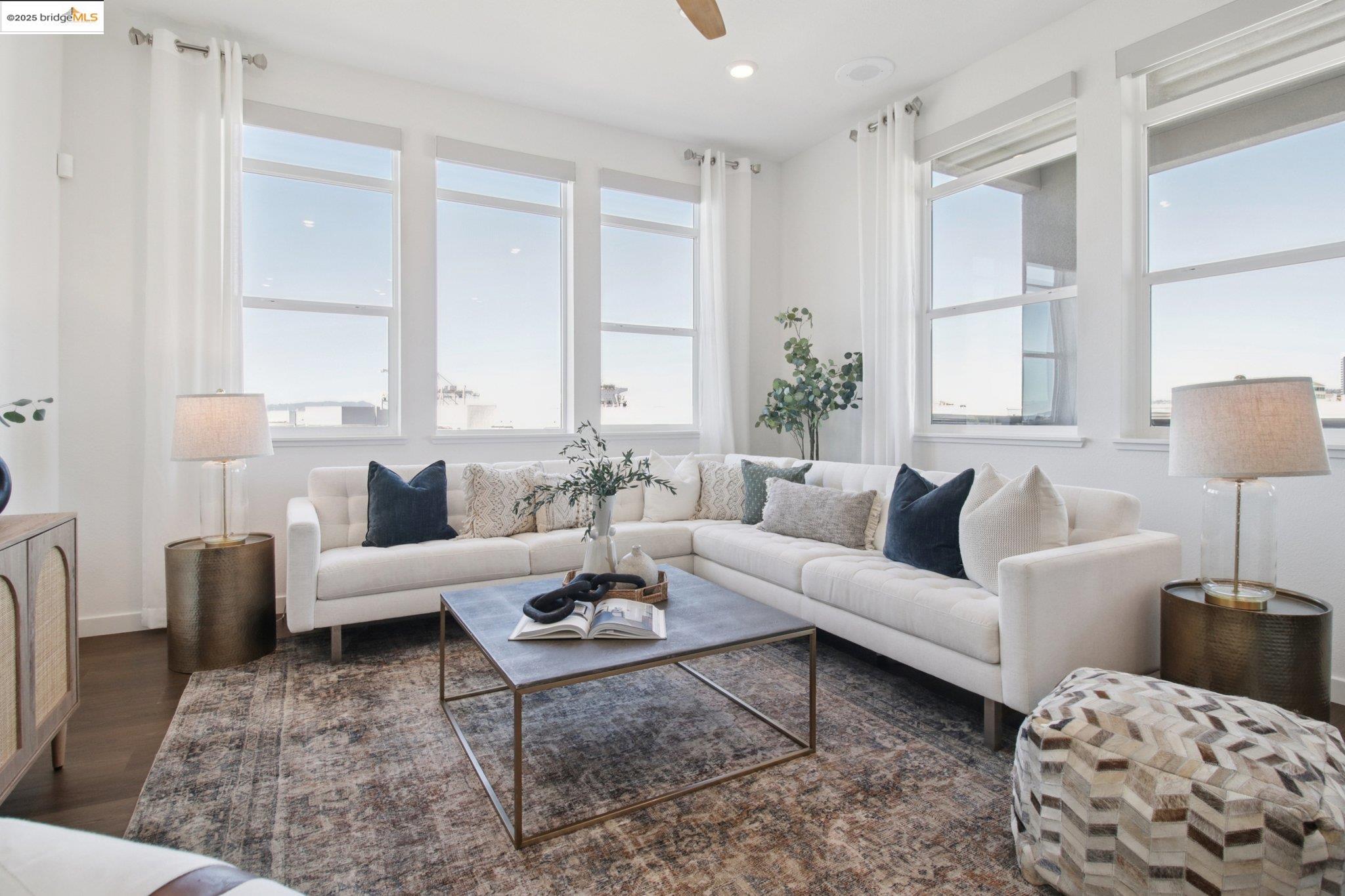 Detail Gallery Image 5 of 55 For 2878 5th Street, Alameda,  CA 94501 - 3 Beds | 2 Baths