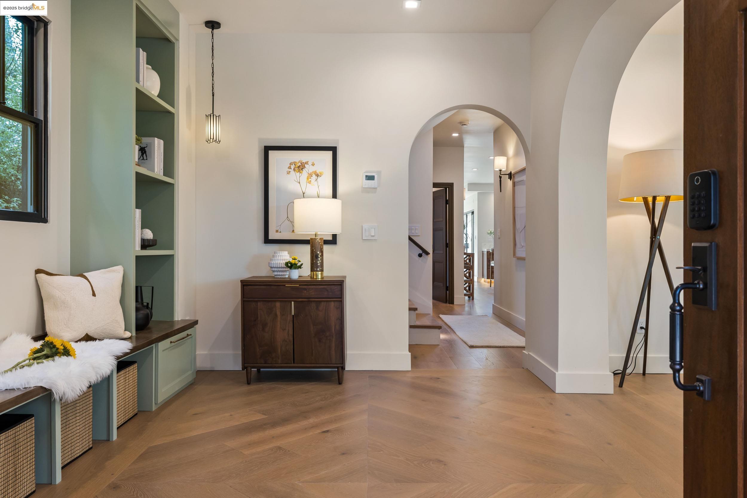 Detail Gallery Image 5 of 60 For 2026 Oakland Avenue, Piedmont,  CA 94611 - 5 Beds | 4 Baths