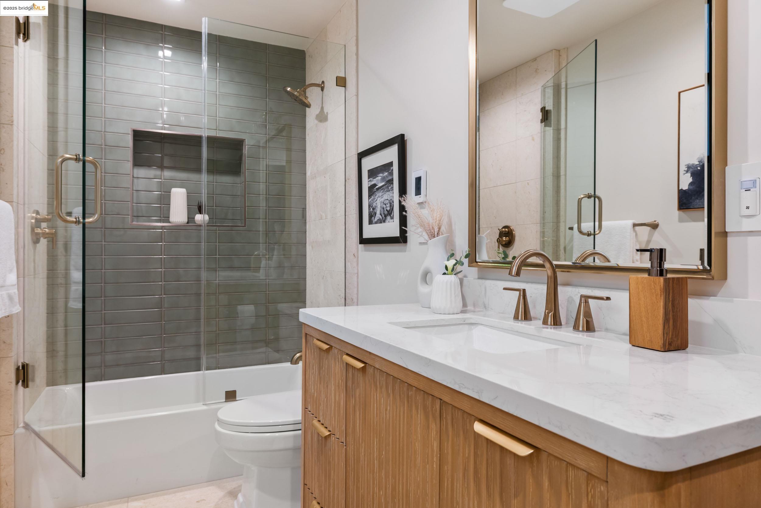 Detail Gallery Image 50 of 60 For 2026 Oakland Avenue, Piedmont,  CA 94611 - 5 Beds | 4 Baths