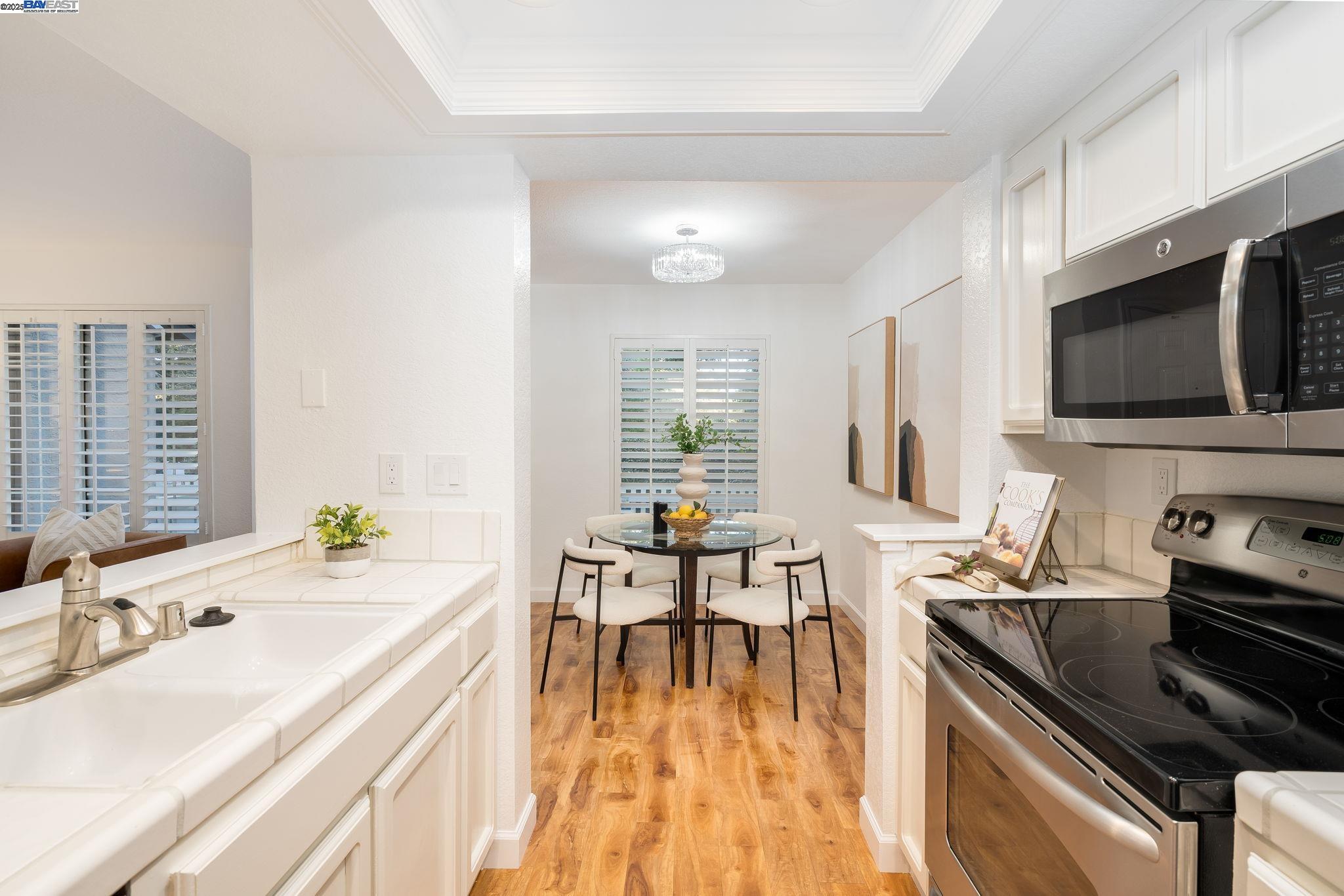 Detail Gallery Image 17 of 40 For 7472 Oxford Cir, Dublin,  CA 94568 - 3 Beds | 2/1 Baths