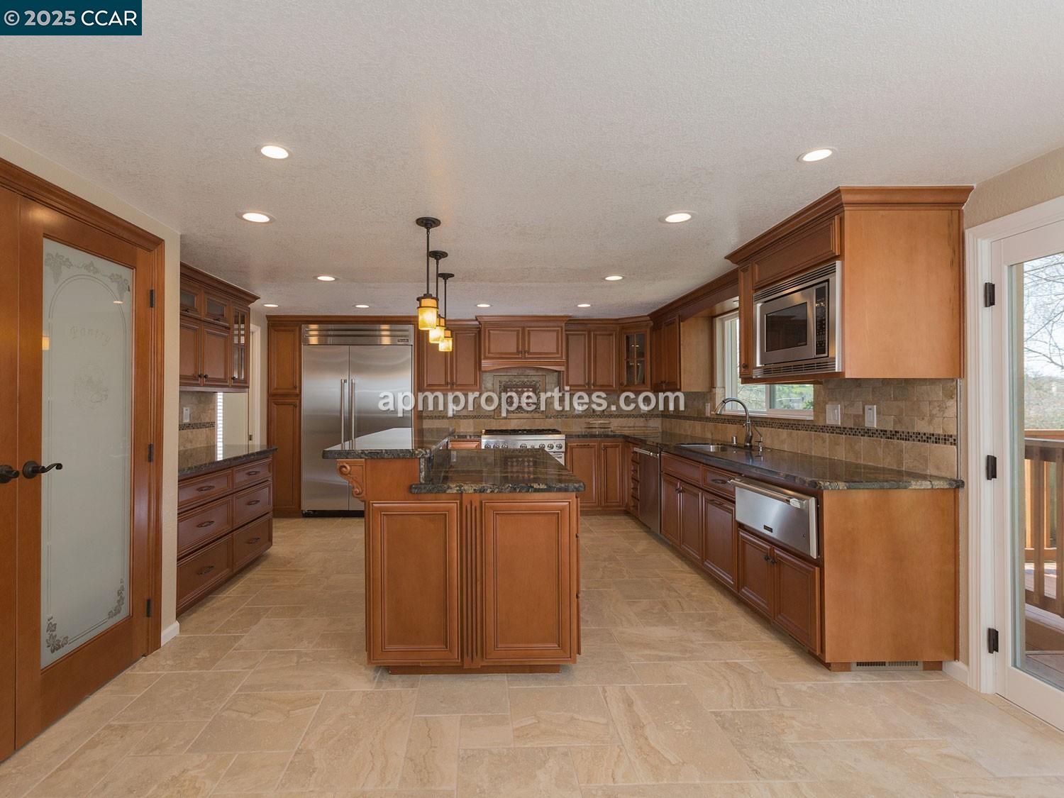 Detail Gallery Image 4 of 21 For 4112 Creekpoint Ct, Danville,  CA 94506 - 4 Beds | 3 Baths