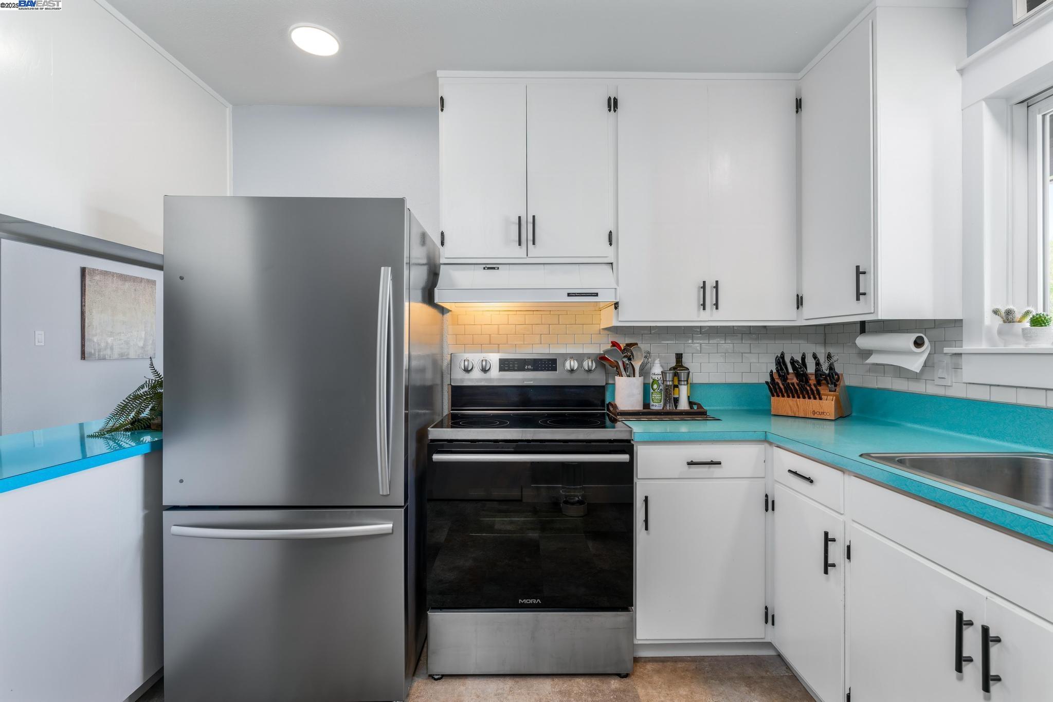 Detail Gallery Image 13 of 48 For 2969 Cabrillo Ave, Livermore,  CA 94550 - 3 Beds | 2 Baths