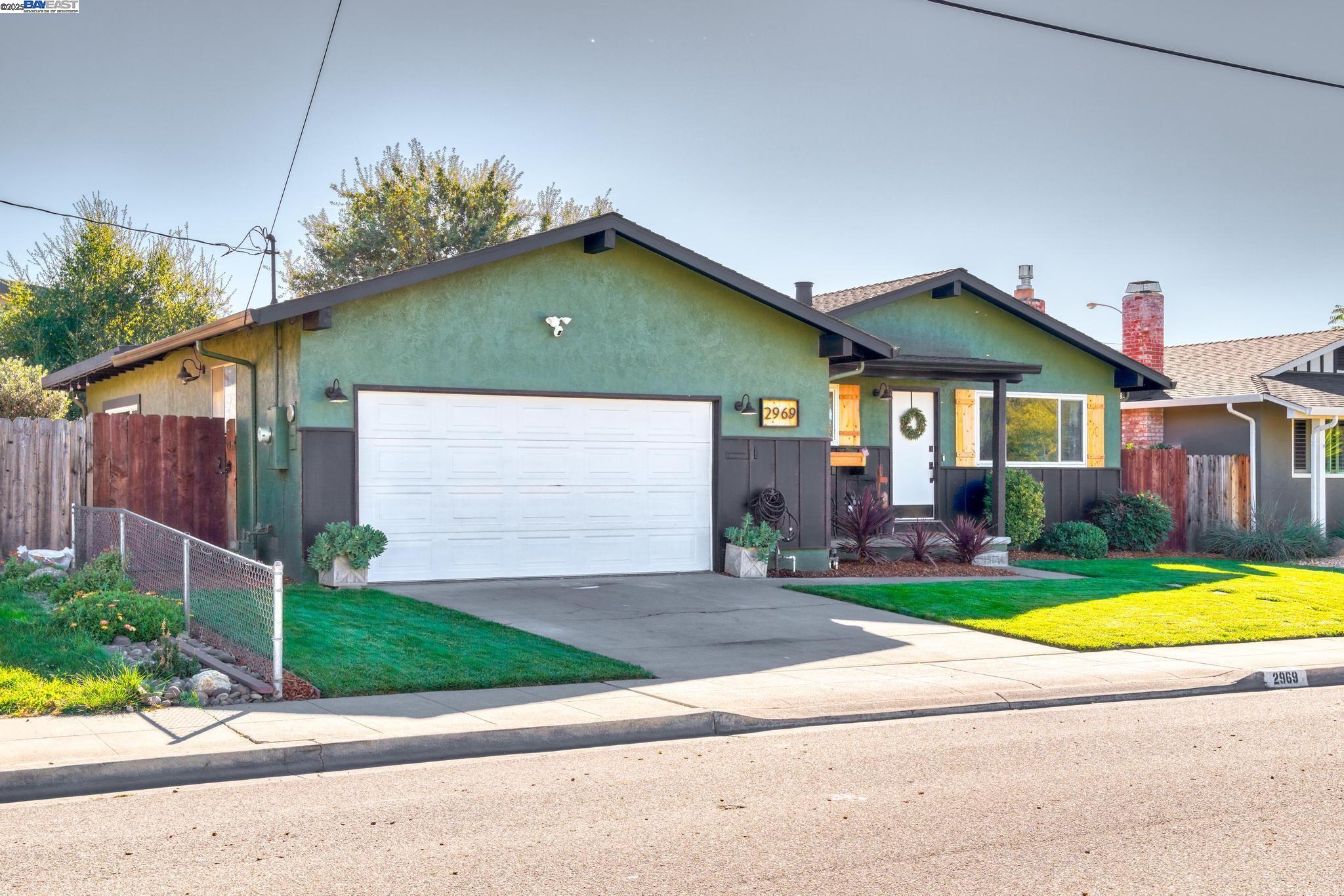 Detail Gallery Image 4 of 48 For 2969 Cabrillo Ave, Livermore,  CA 94550 - 3 Beds | 2 Baths