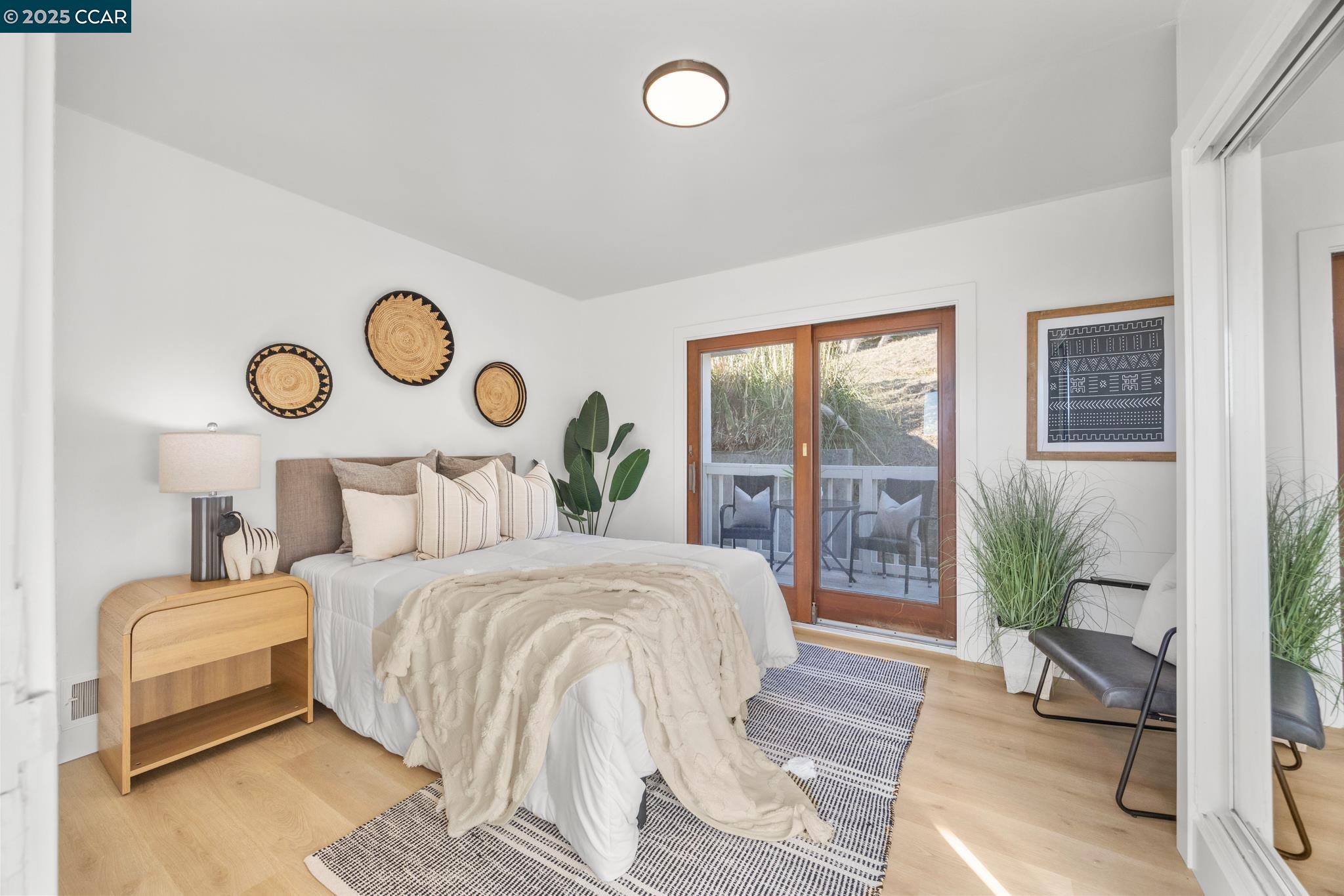 Detail Gallery Image 18 of 43 For 1140 King Dr, El Cerrito,  CA 94530 - 3 Beds | 3 Baths