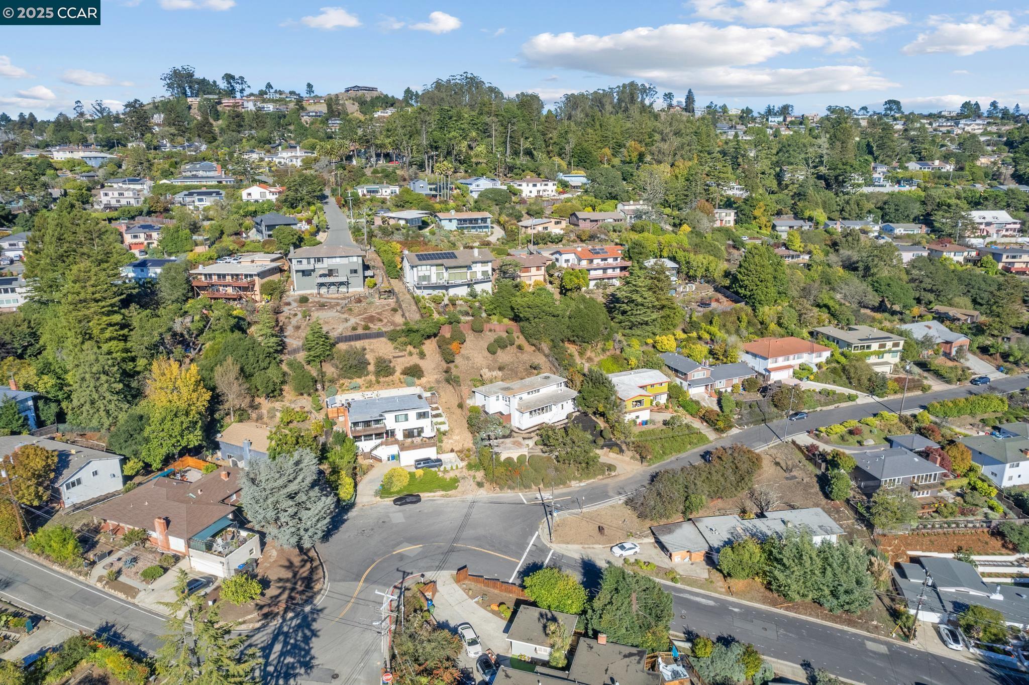 Detail Gallery Image 33 of 43 For 1140 King Dr, El Cerrito,  CA 94530 - 3 Beds | 3 Baths
