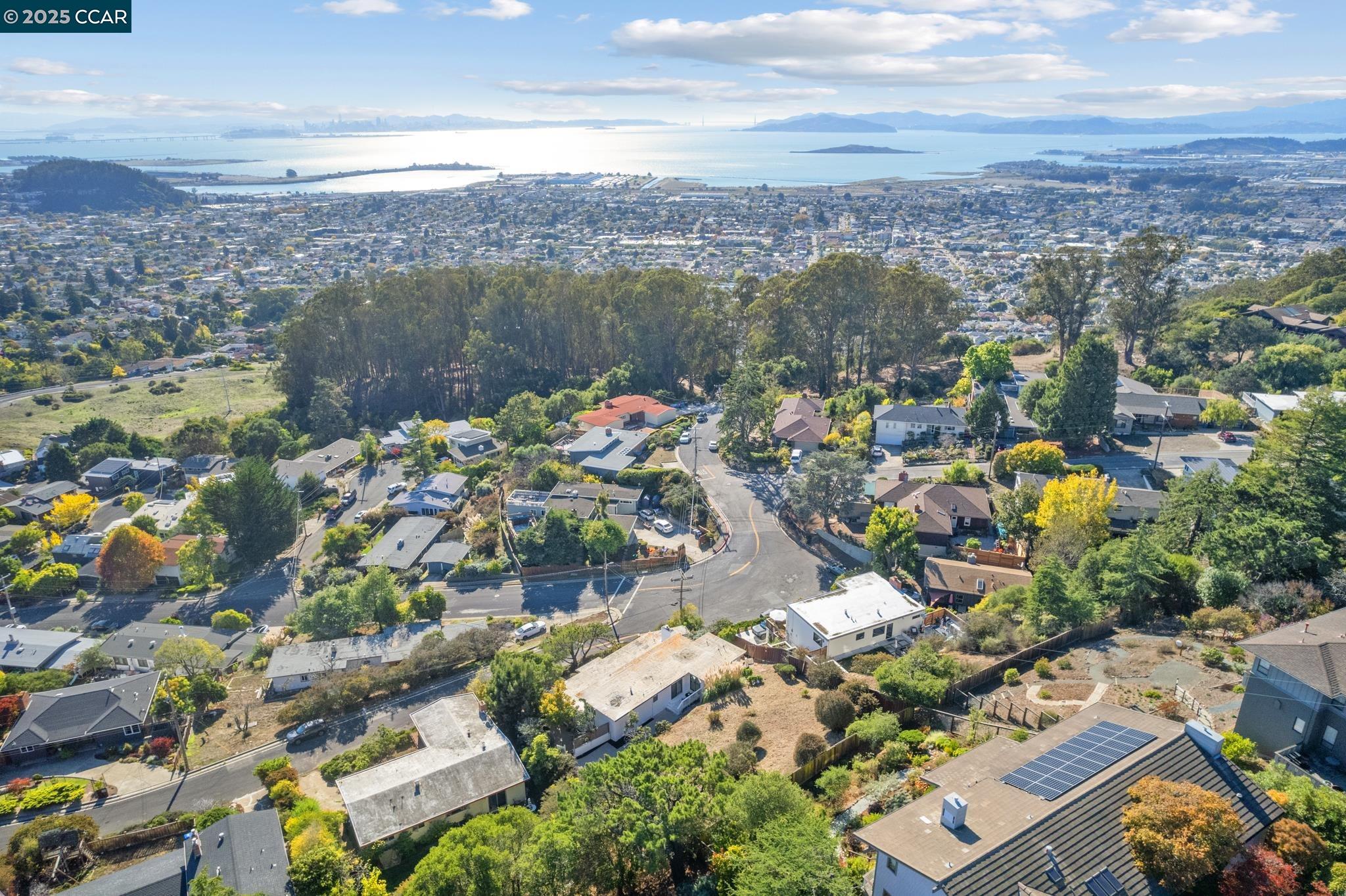 Detail Gallery Image 38 of 43 For 1140 King Dr, El Cerrito,  CA 94530 - 3 Beds | 3 Baths