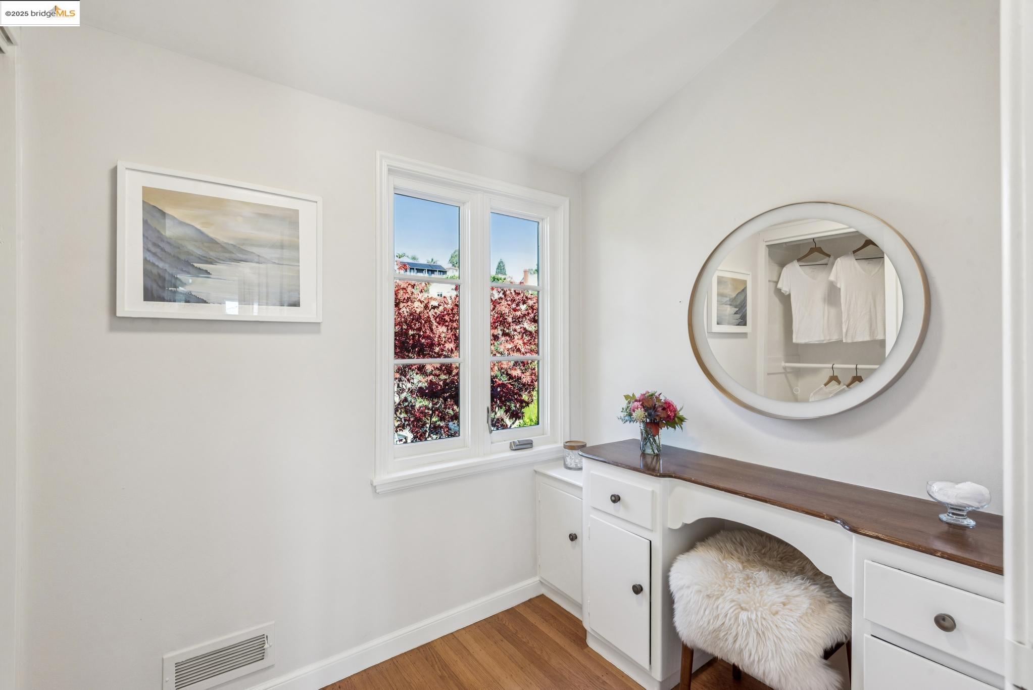Detail Gallery Image 31 of 60 For 5311 Golden Gate Ave, Oakland,  CA 94618 - 4 Beds | 3/1 Baths