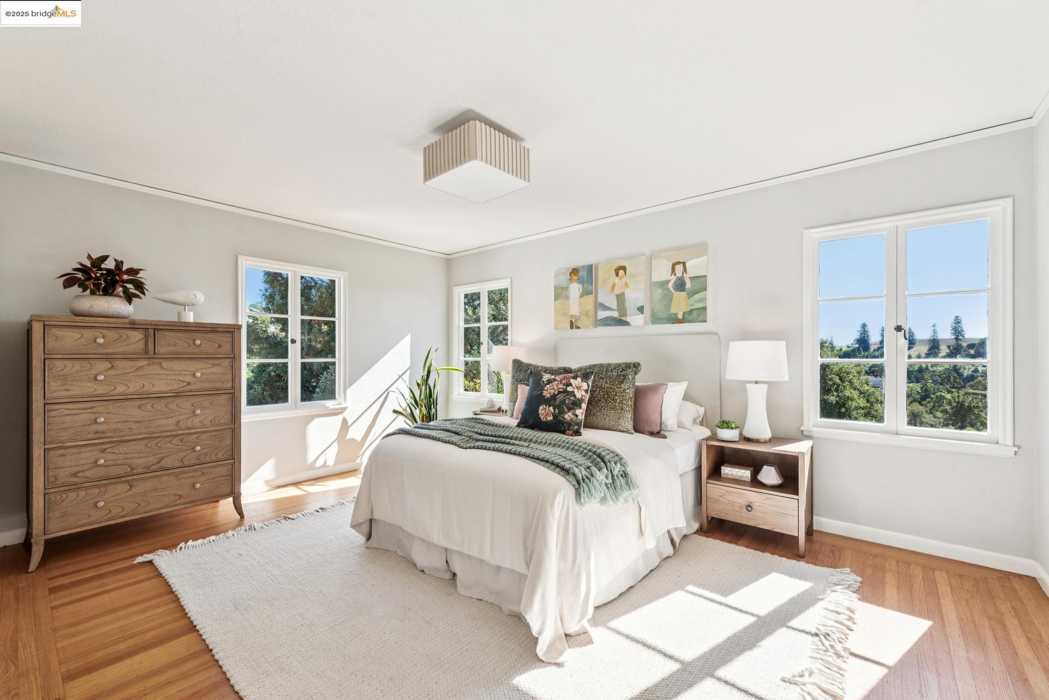 Detail Gallery Image 32 of 60 For 5311 Golden Gate Ave, Oakland,  CA 94618 - 4 Beds | 3/1 Baths