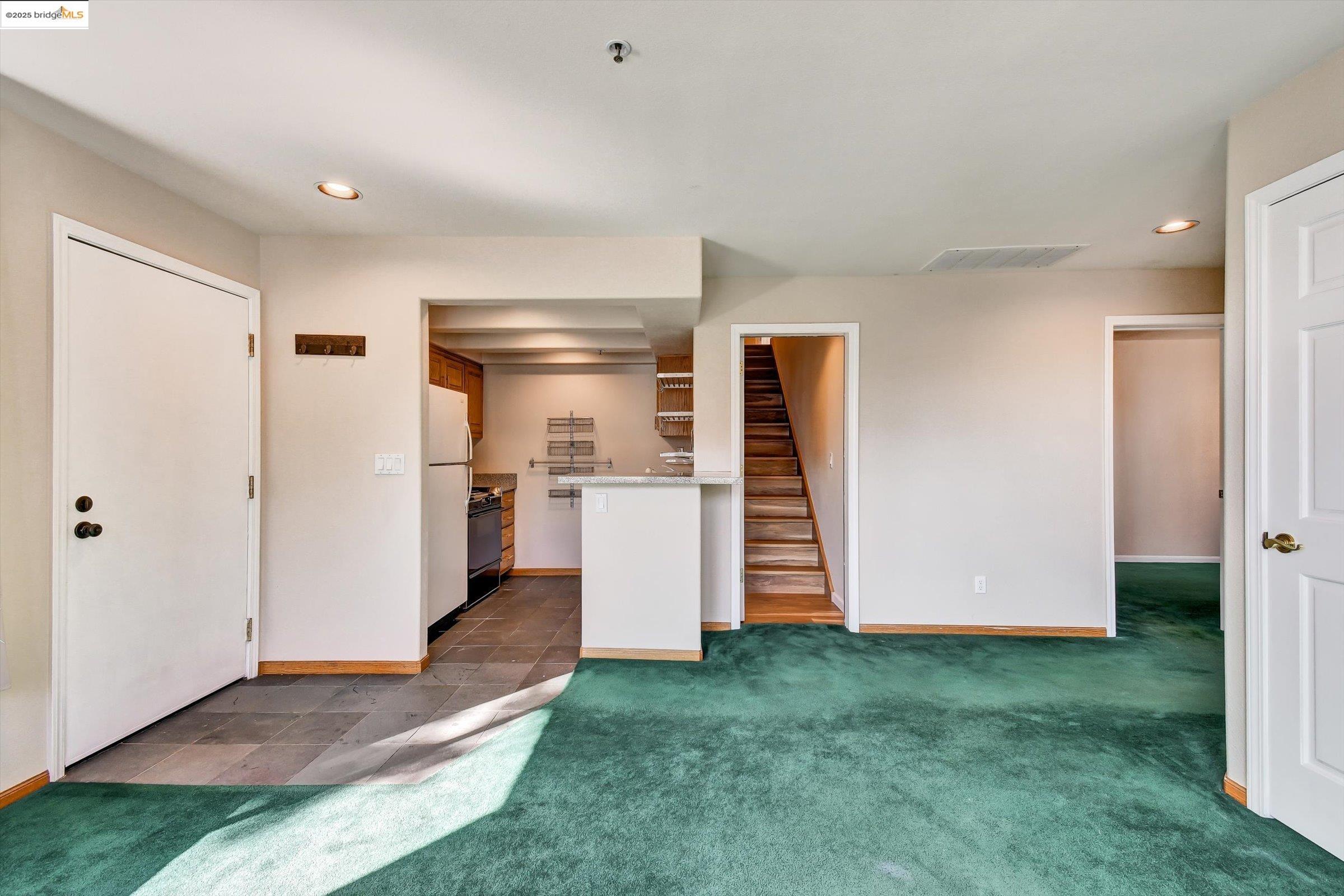 Detail Gallery Image 32 of 45 For 616 Gravatt Dr, Berkeley,  CA 94705 - 5 Beds | 4/1 Baths