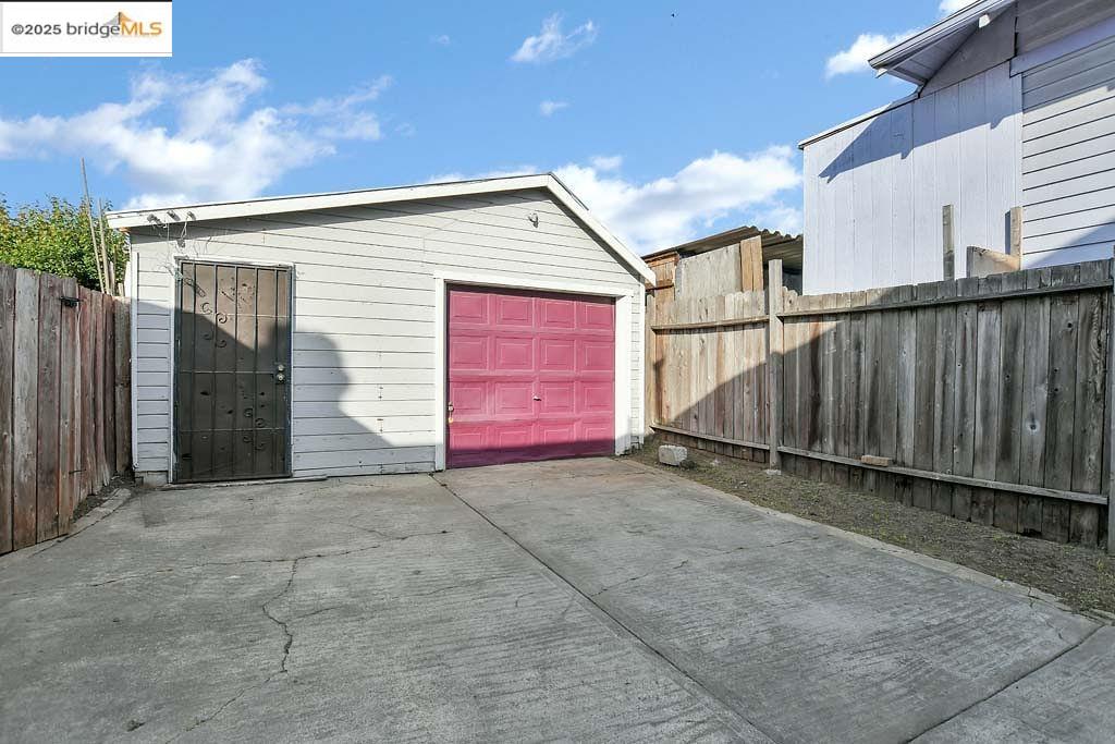 Detail Gallery Image 24 of 28 For 5540 E 17th St, Oakland,  CA 94621 - 3 Beds | 2 Baths