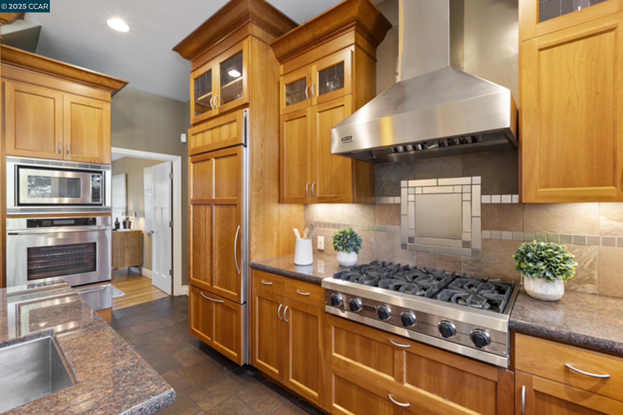 Detail Gallery Image 12 of 60 For 350 Pine Creek Rd, Walnut Creek,  CA 94598 - 4 Beds | 3 Baths